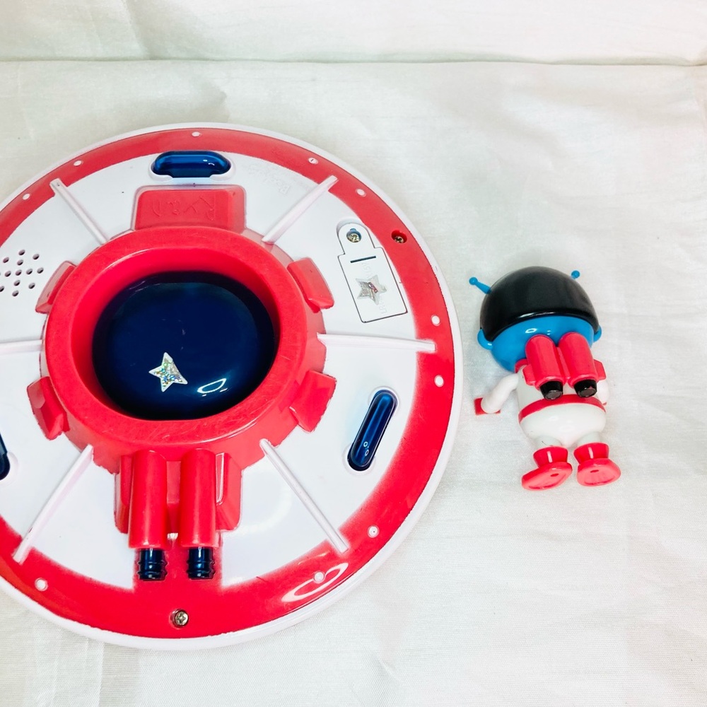 Ryans World with Figure Working light up Spaceship Toy - Picture 3 of 9